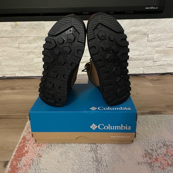 Columbia Waterproof ❄️Kids Brown and Black Boots - Picture 4 of 5